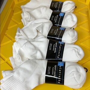 15 pairs of women’s sport socks